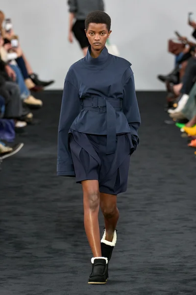 Look 28